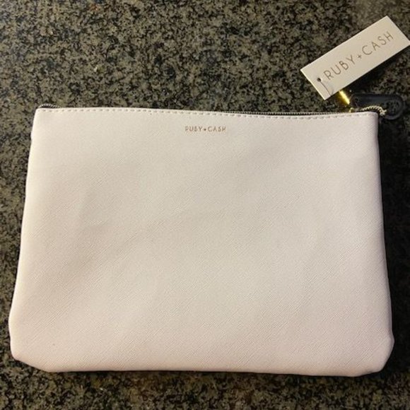 🌻 Insta-Glam Bag 🌻 - Picture 3 of 4